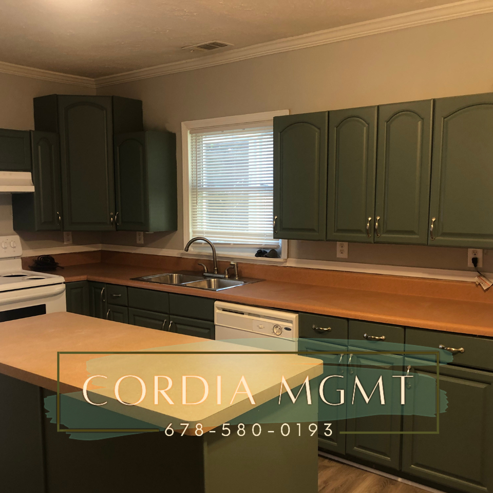 1742 Brewer Blvd Sw - Photo 5 of 13