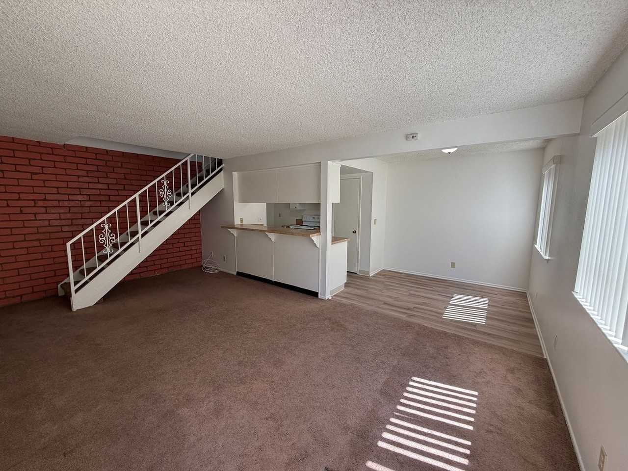 752 W Hemlock St - Photo 2 of 15