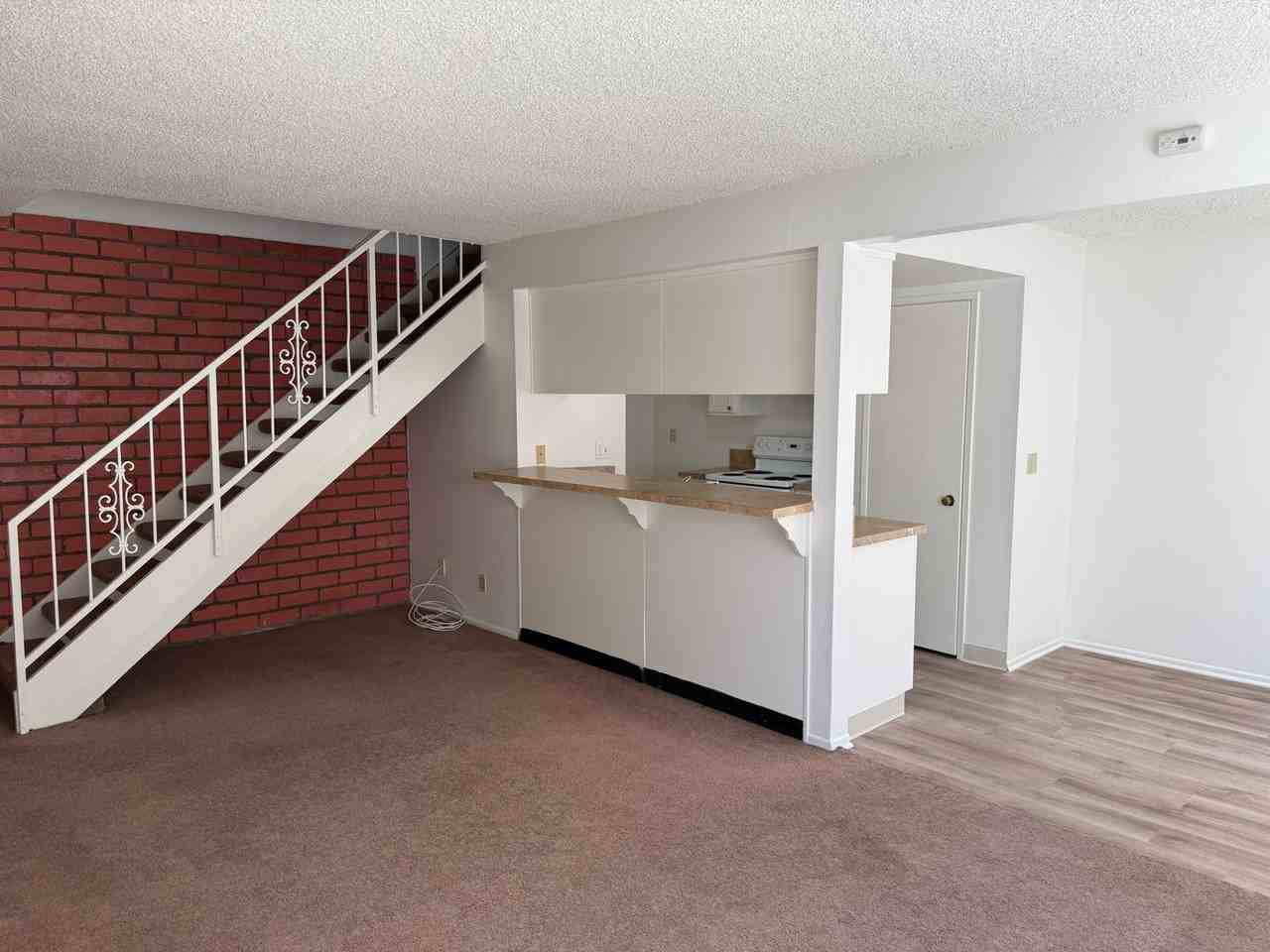 752 W Hemlock St - Photo 3 of 15