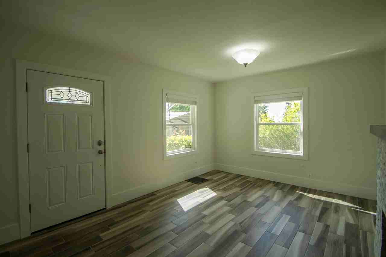 7211 12th Ave Ne - Photo 4 of 20