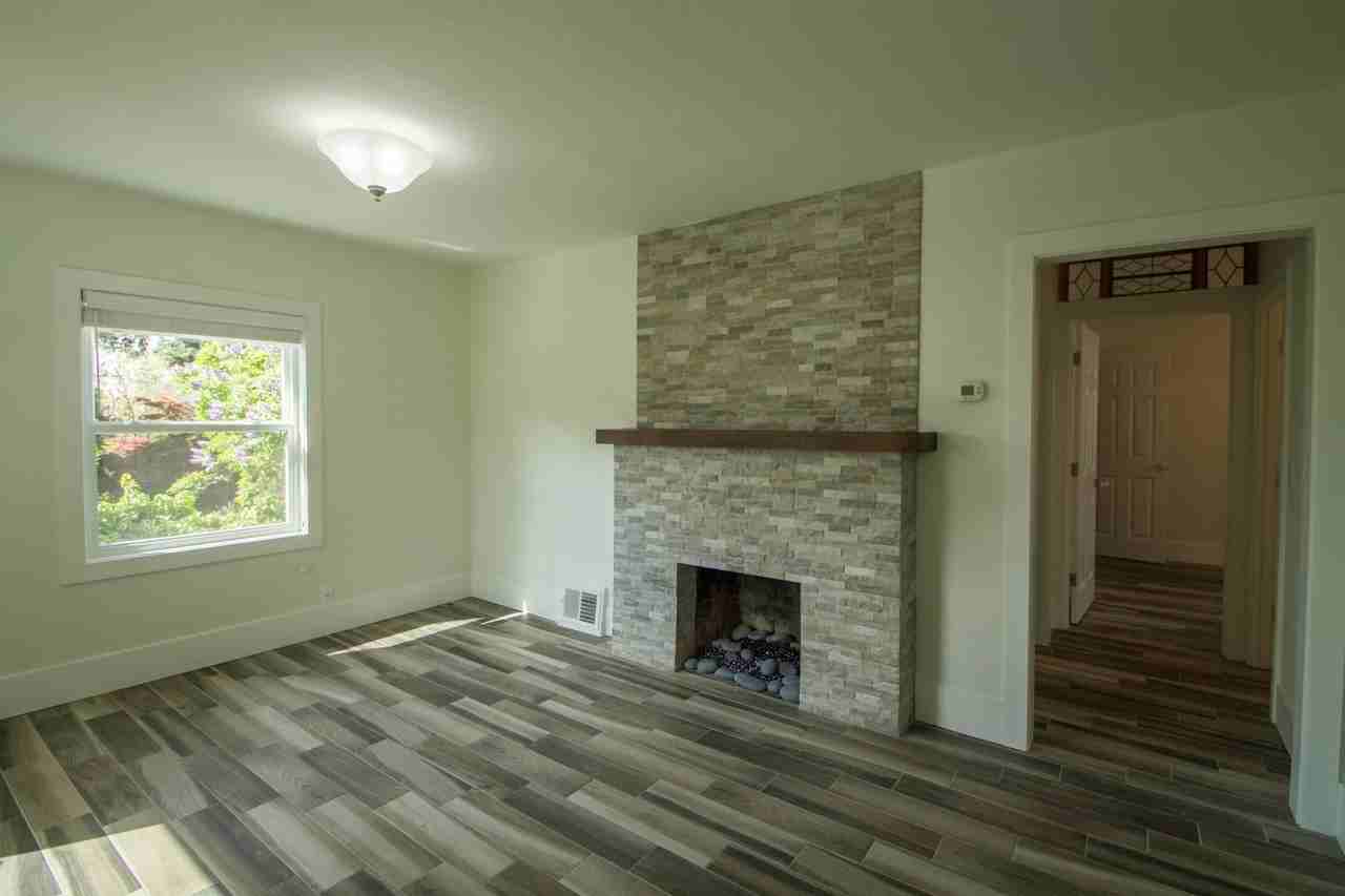 7211 12th Ave Ne - Photo 5 of 20