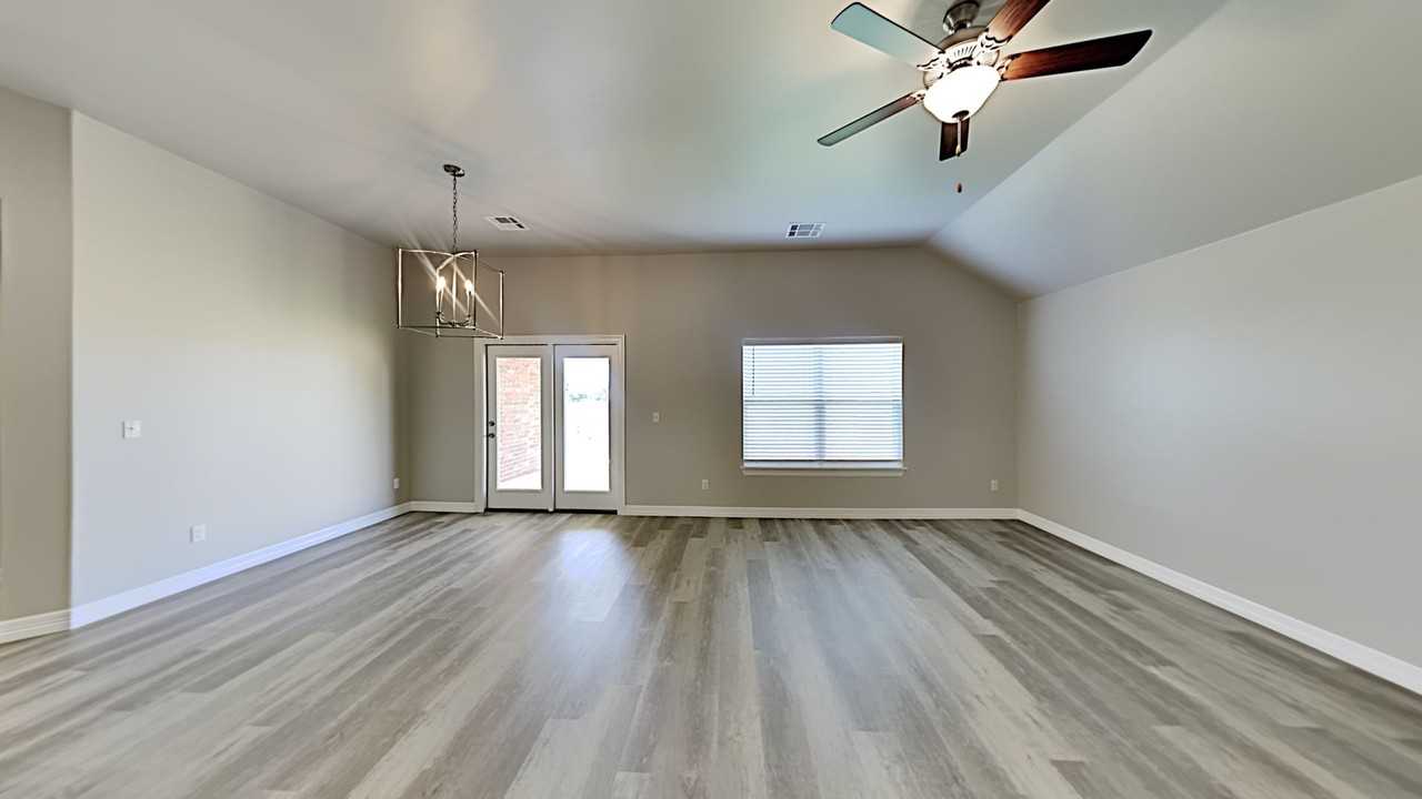 9412 Nw 86th St - Photo 5 of 20