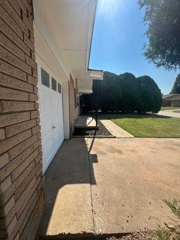 321 W Michael Dr - Photo 5 of 38