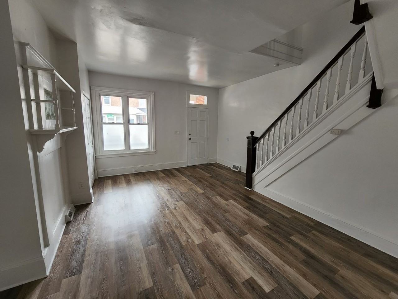 834 E 17th St - Photo 4 of 13