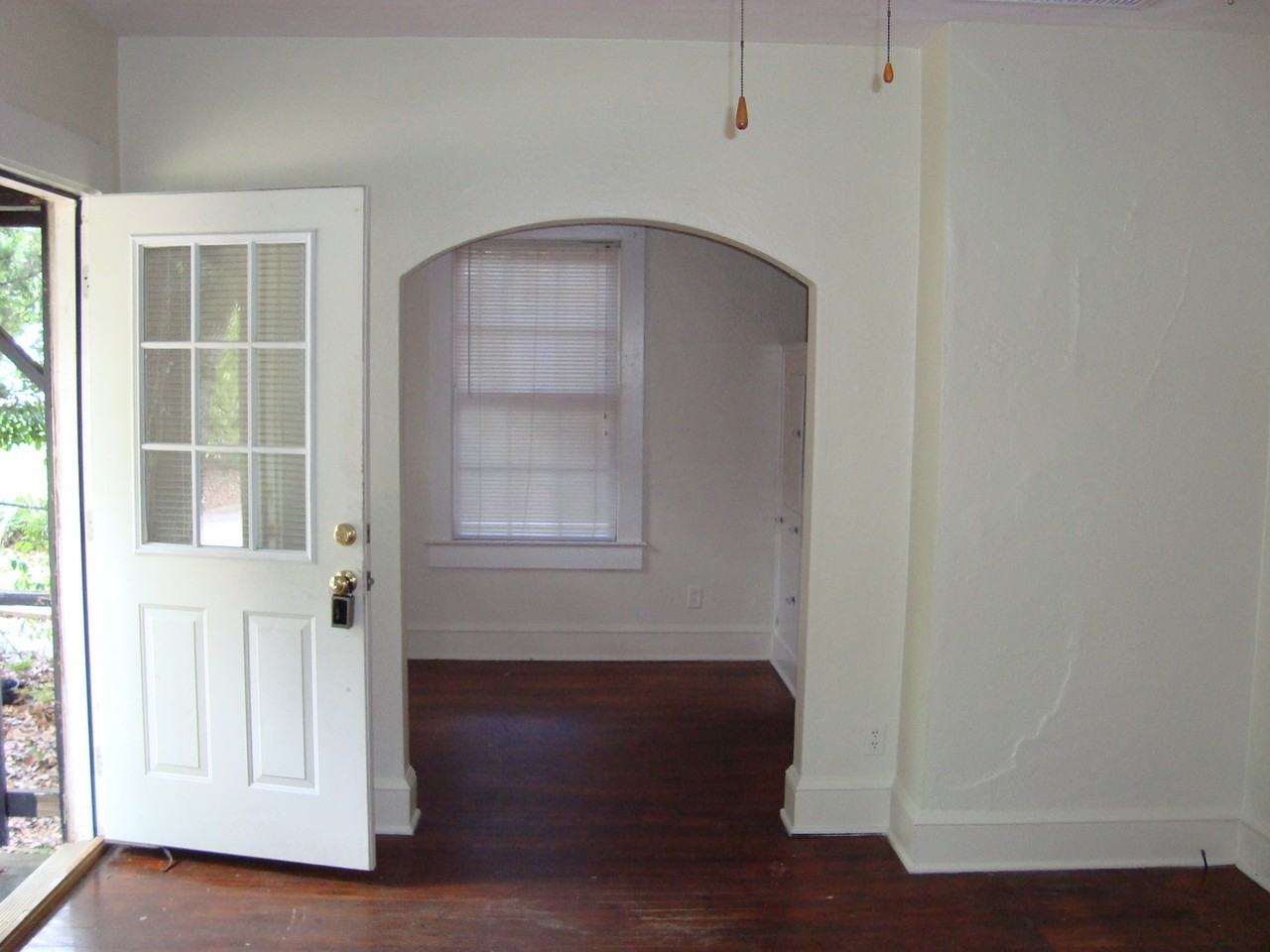 105 N Meridian St - Photo 2 of 8