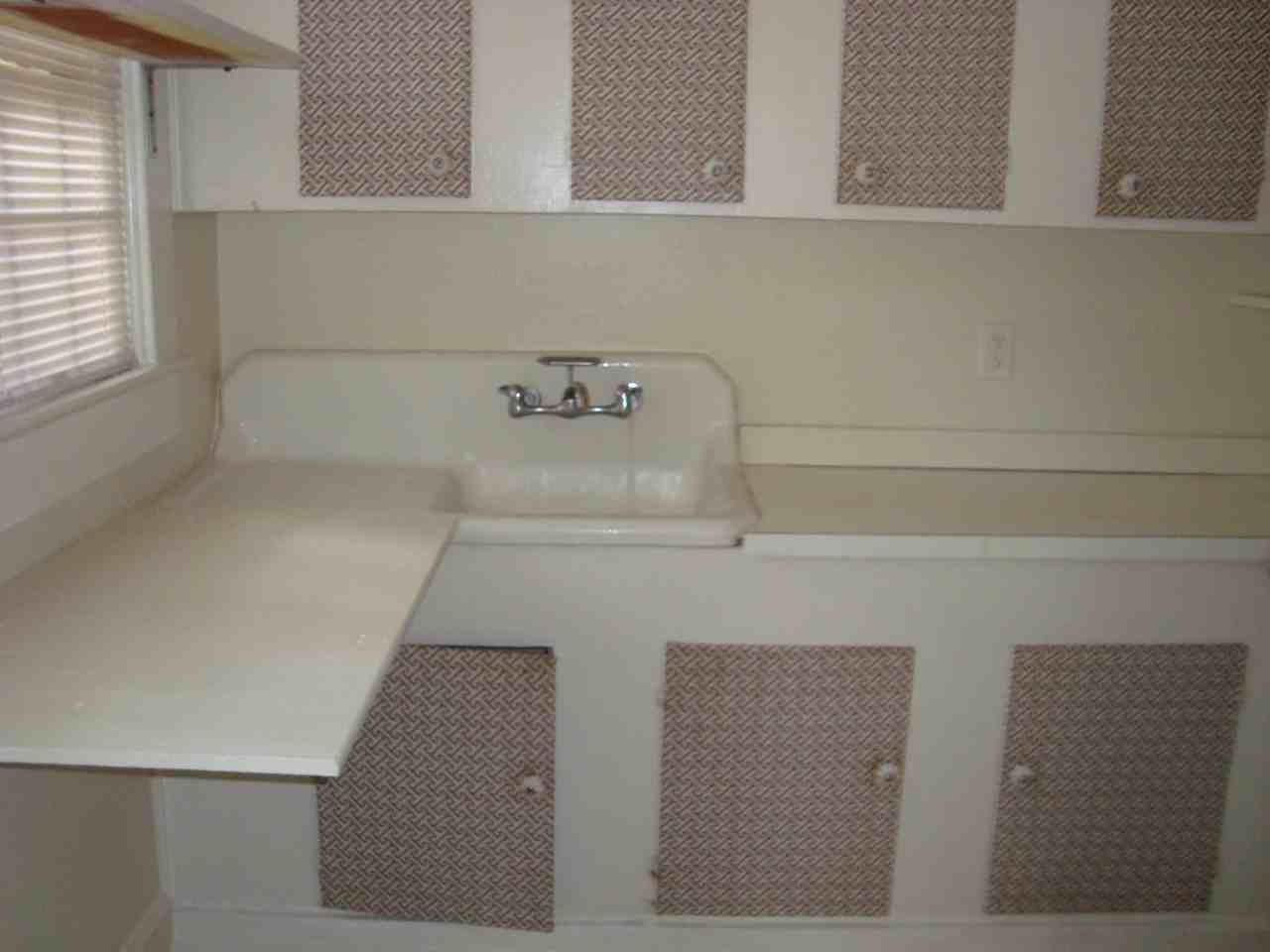 105 N Meridian St - Photo 3 of 8