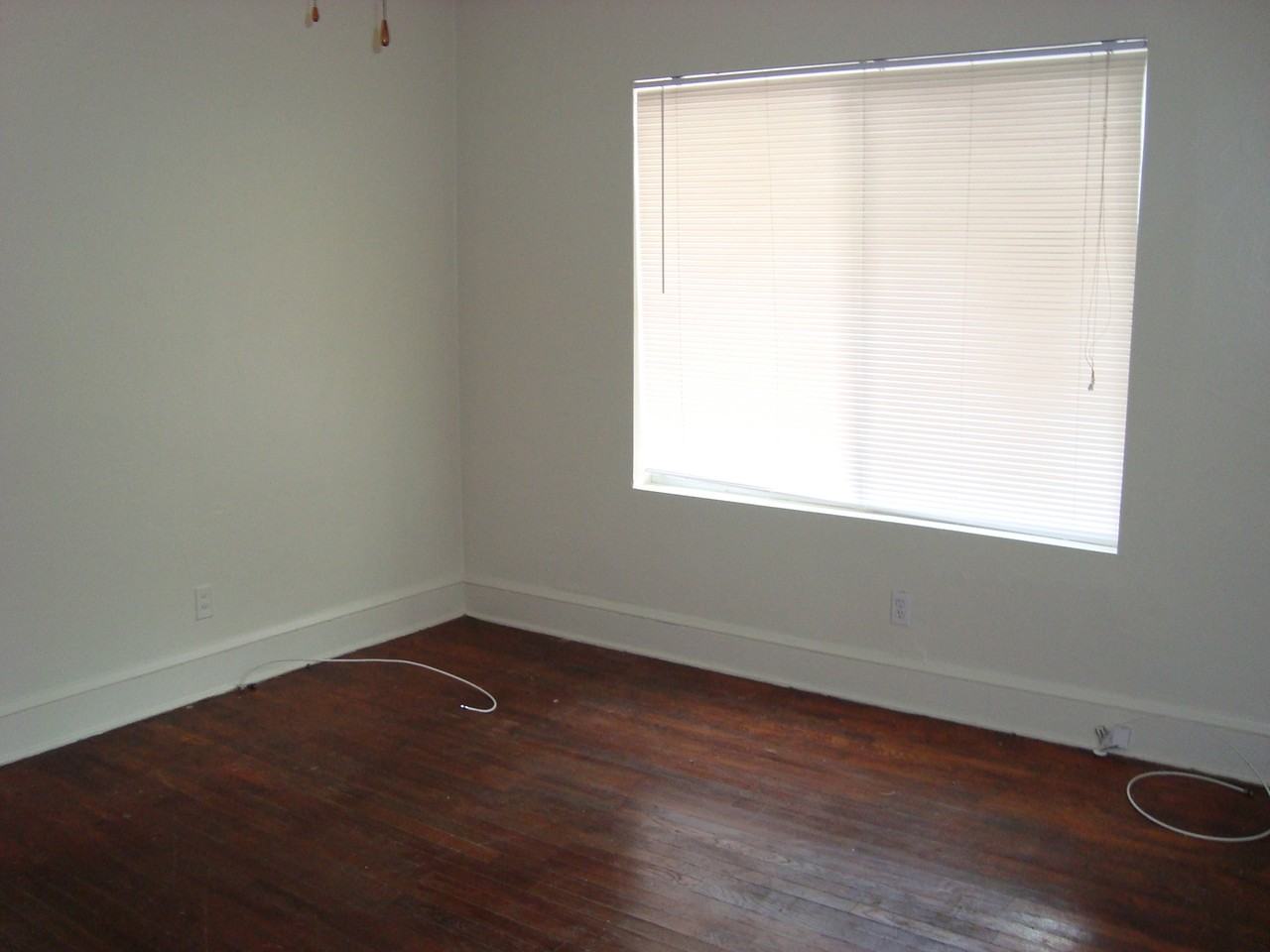105 N Meridian St - Photo 4 of 8