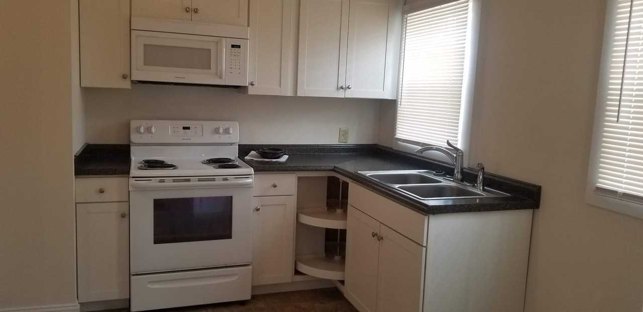 501 Moncure Ave - Photo 2 of 5