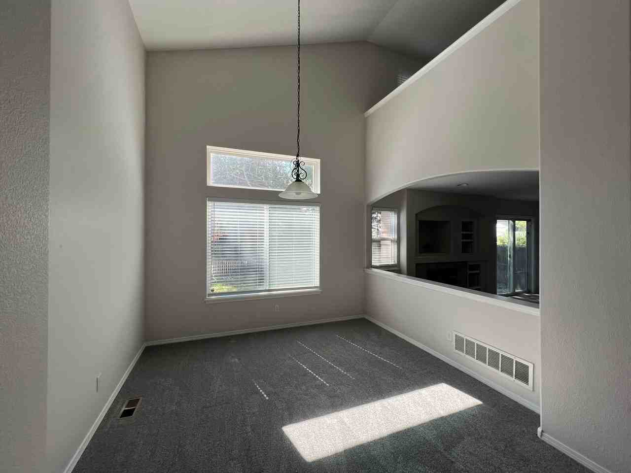 10441 Devonshire St - Photo 5 of 20