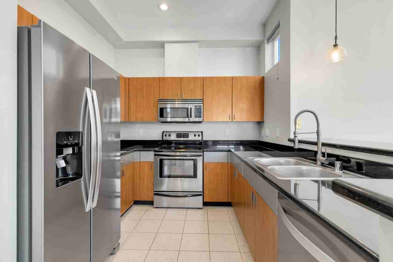 521 7th Ave - Photo 4 of 17