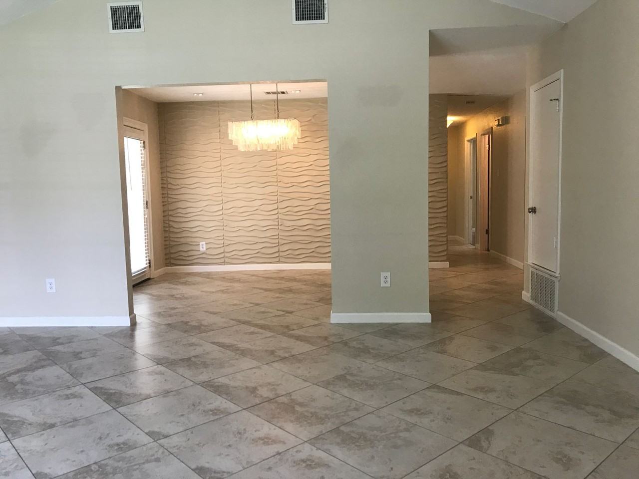 11638 Parkfield Dr - Photo 3 of 24