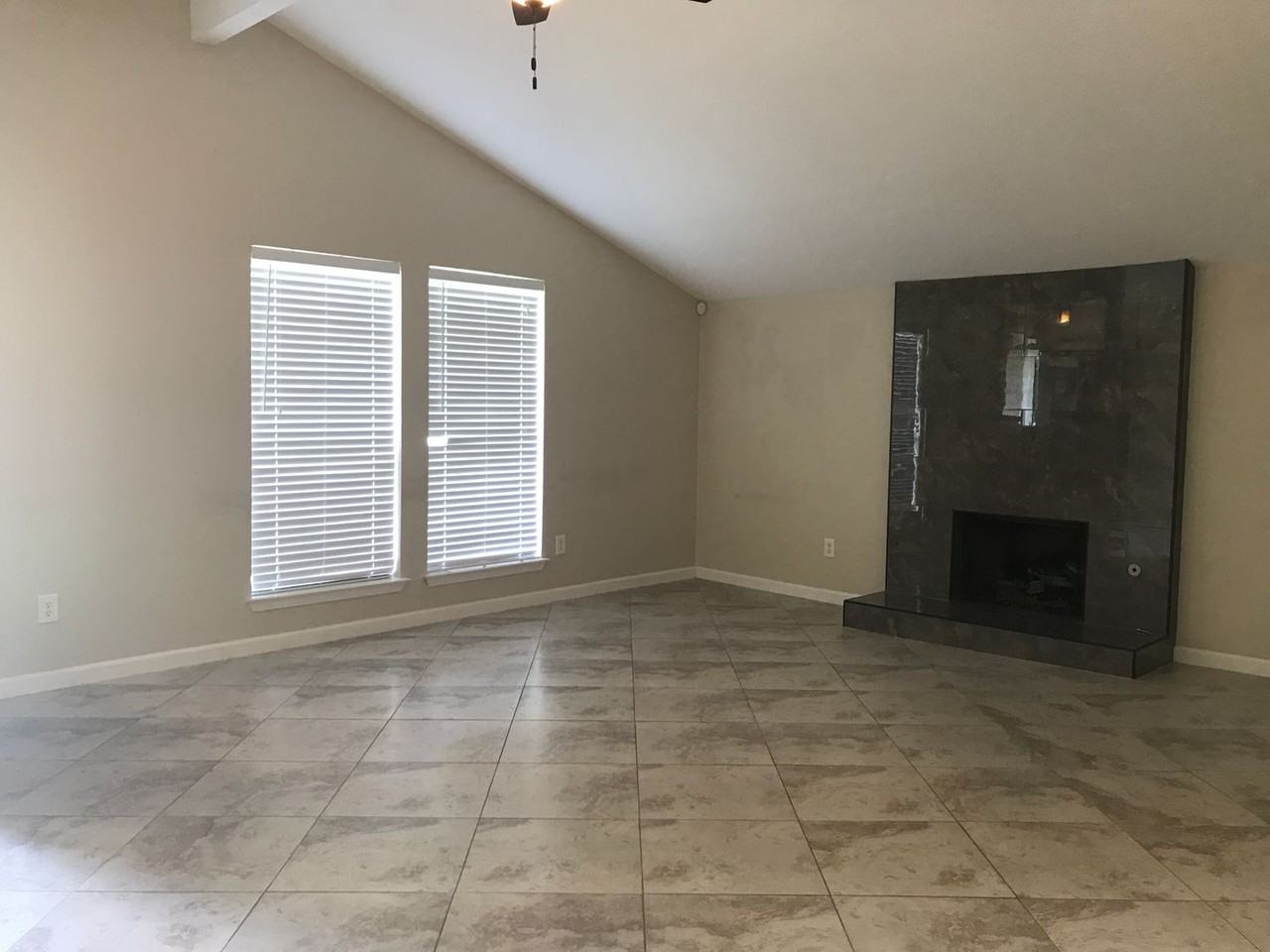 11638 Parkfield Dr - Photo 6 of 24
