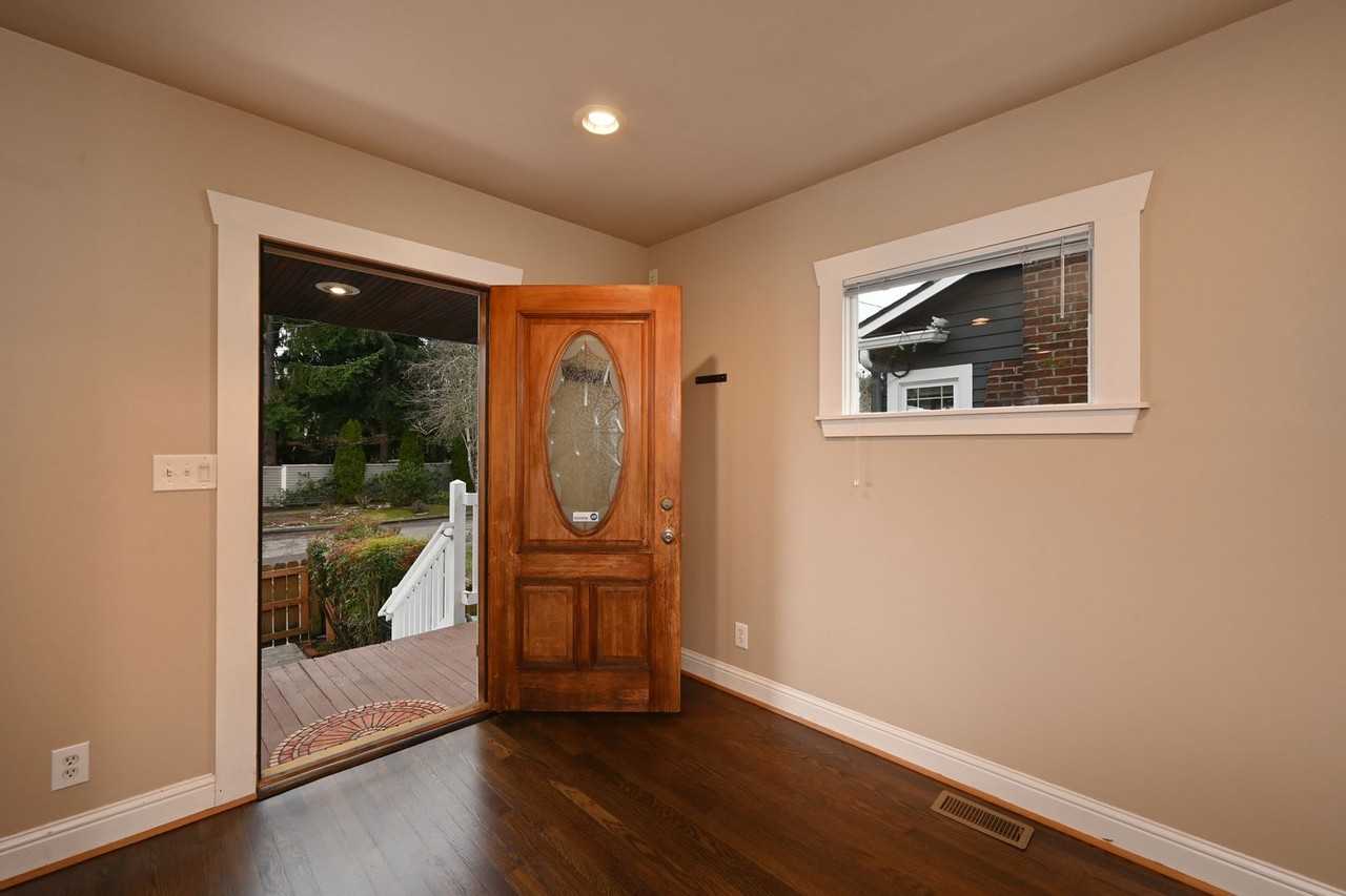 758 N 66th St - Photo 2 of 44