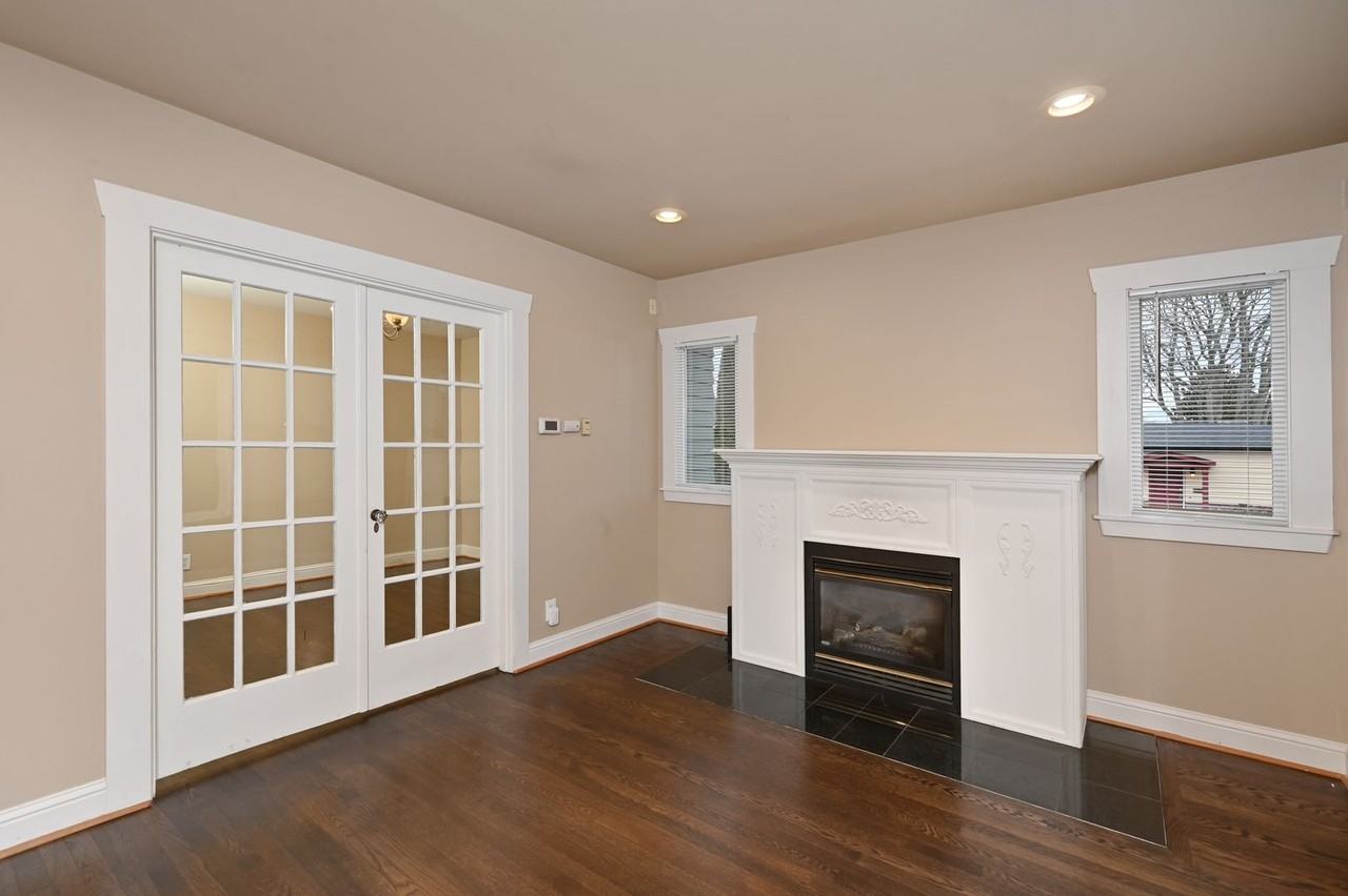 758 N 66th St - Photo 4 of 44