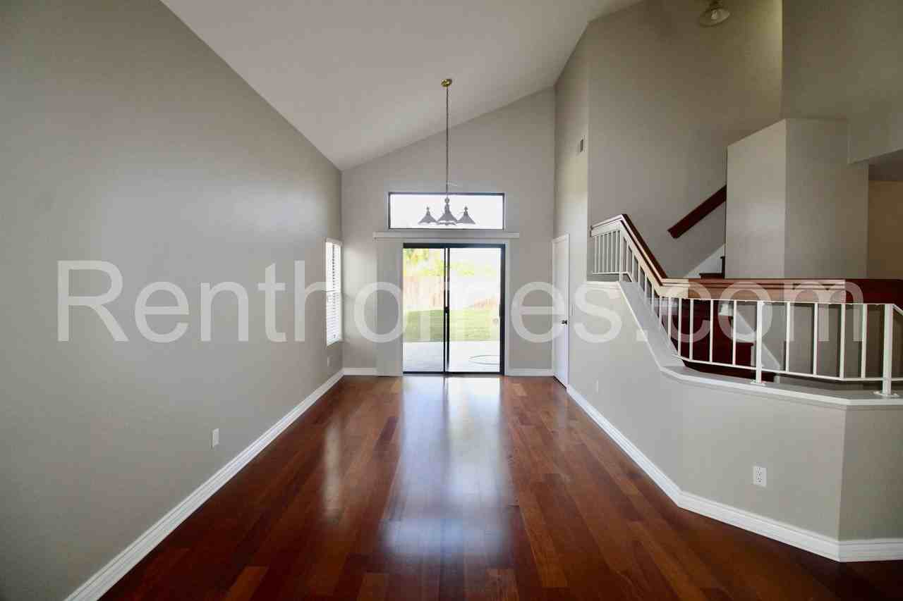 10928 Sunset Ridge Dr - Photo 2 of 29