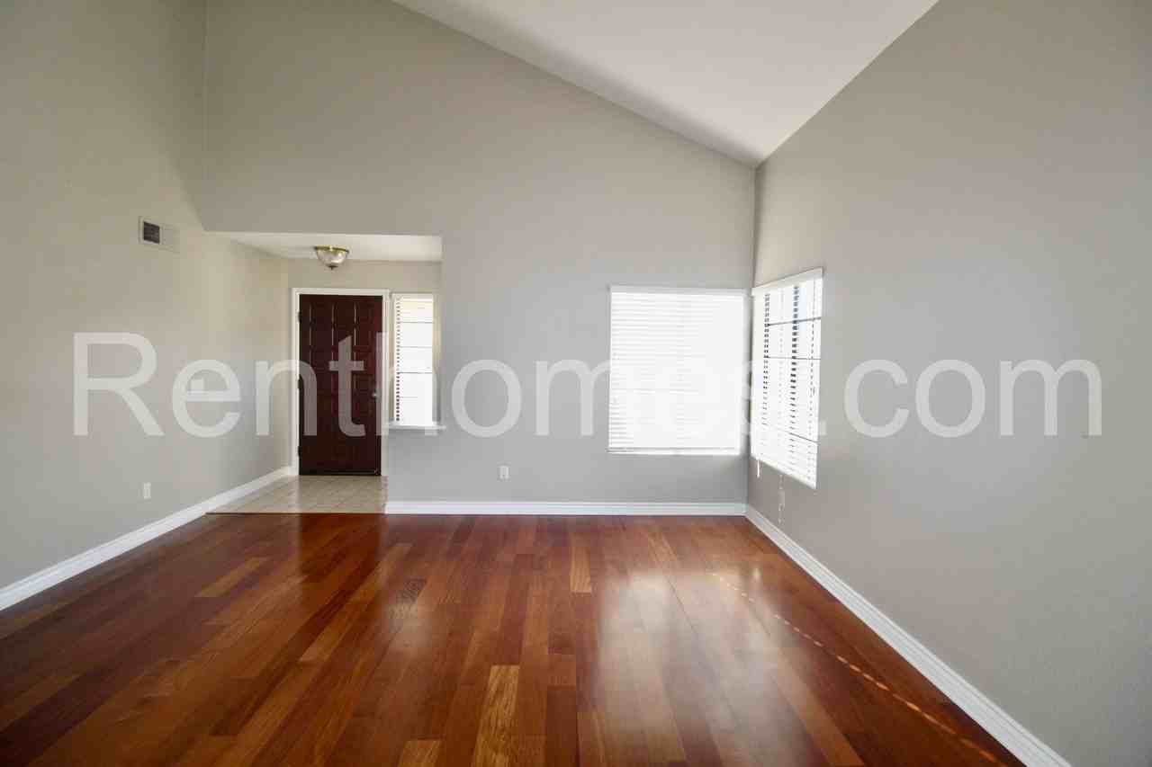 10928 Sunset Ridge Dr - Photo 4 of 29