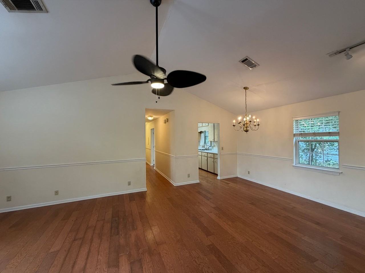501 Pine St - Photo 4 of 24