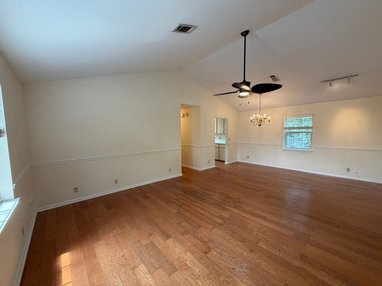 501 Pine St - Photo 5 of 24