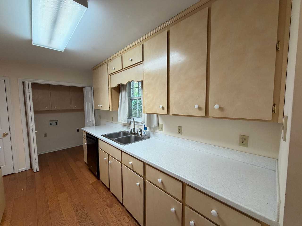 501 Pine St - Photo 7 of 24