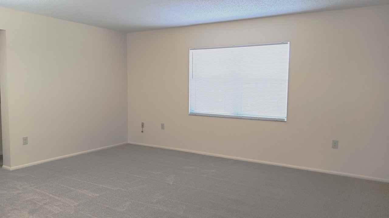 327 34th Ave N - Photo 3 of 14