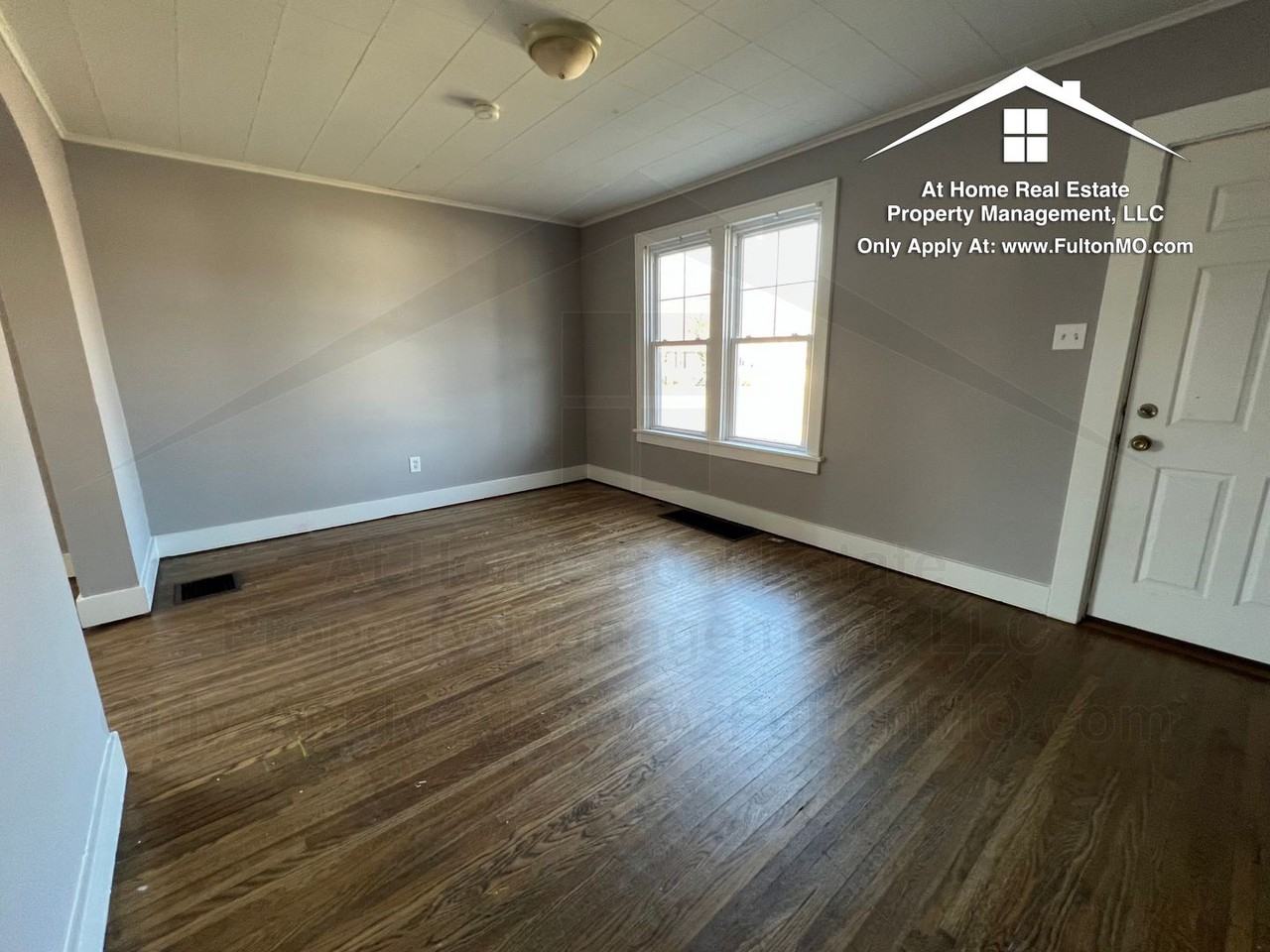 837 Nichols St - Photo 5 of 24