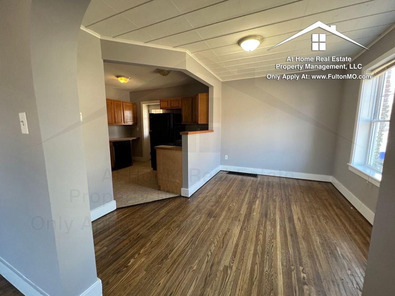 837 Nichols St - Photo 6 of 24