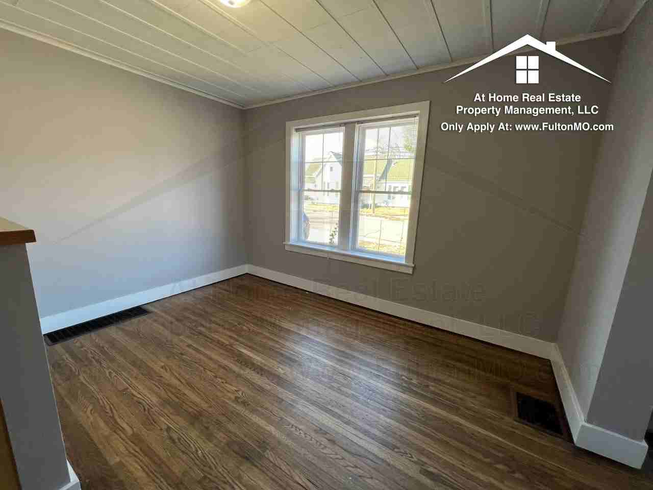 837 Nichols St - Photo 7 of 24