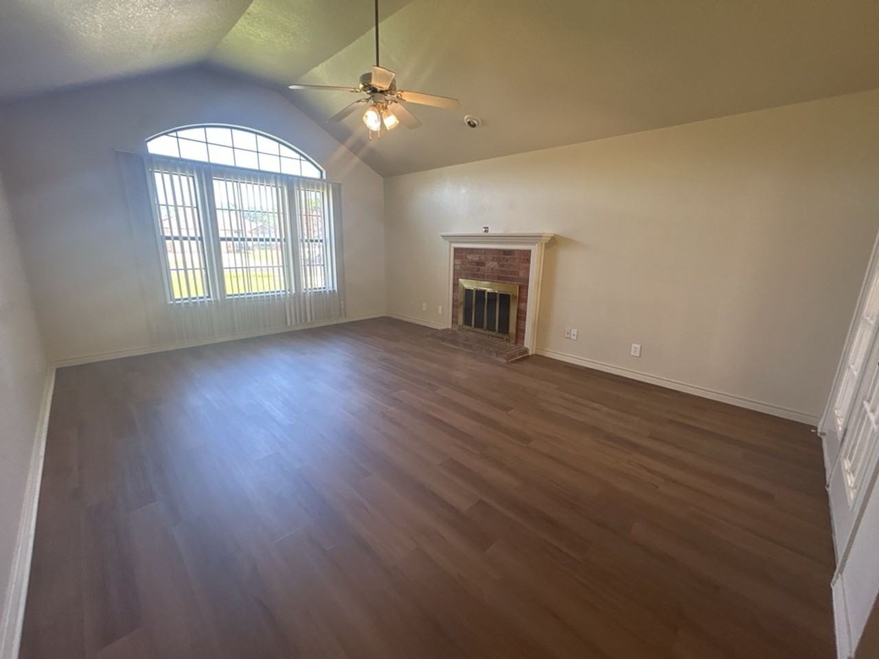 1001 Clairidge Ave - Photo 3 of 21