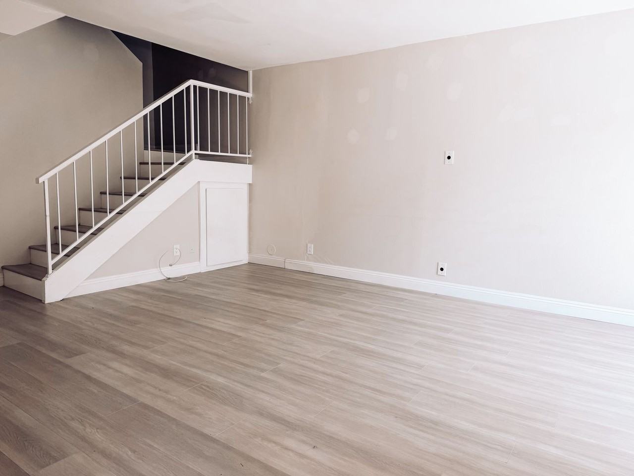 3476 Del Amo Blvd - Photo 3 of 27
