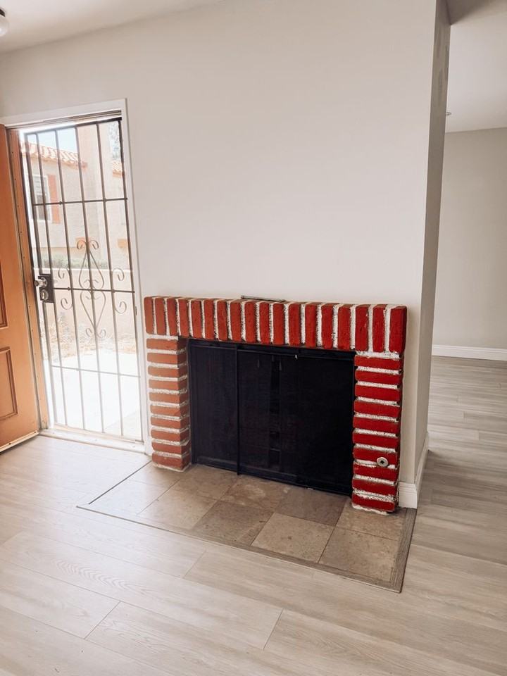 3476 Del Amo Blvd - Photo 5 of 27