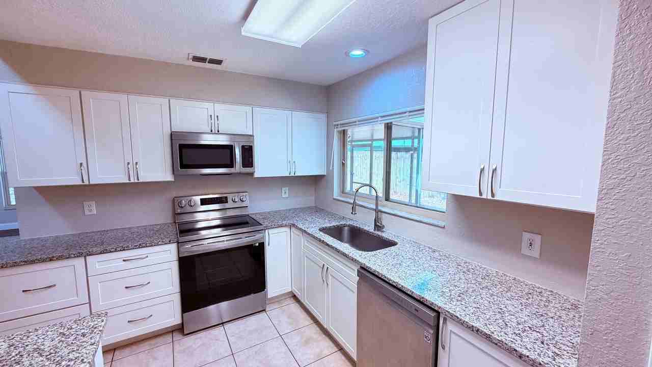 3640 S St Lucie Dr - Photo 7 of 38