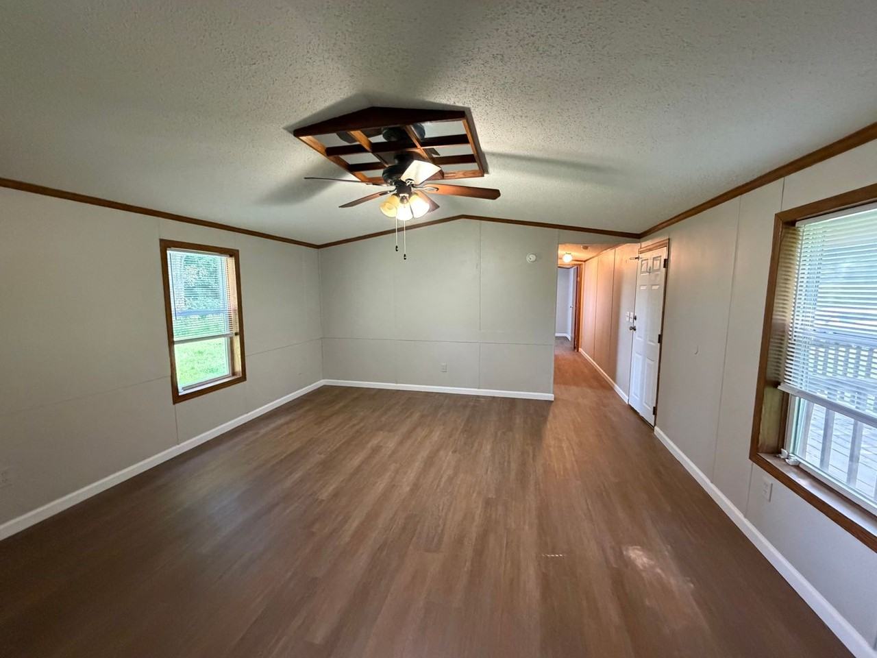 30 Eastland Dr - Photo 2 of 12