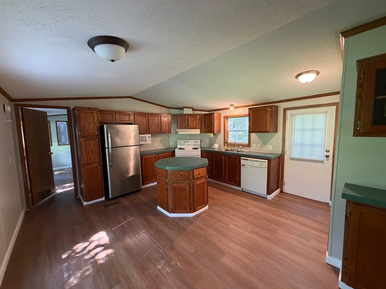 30 Eastland Dr - Photo 3 of 12