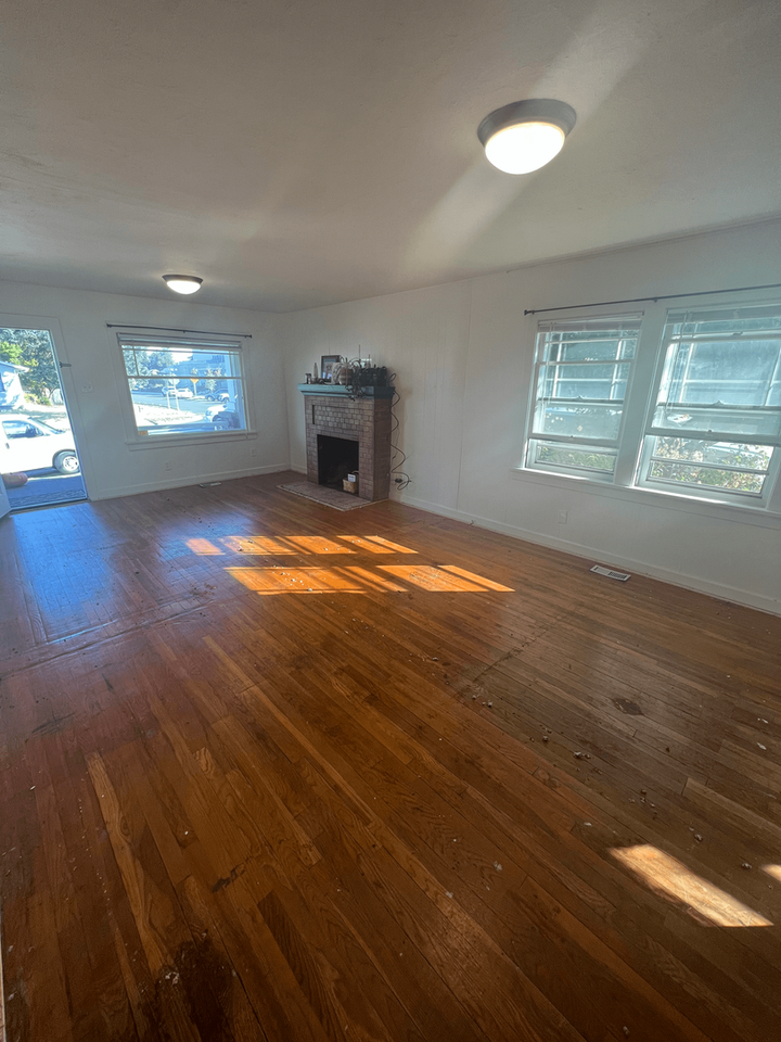 102 S 46th St - Photo 3 of 19
