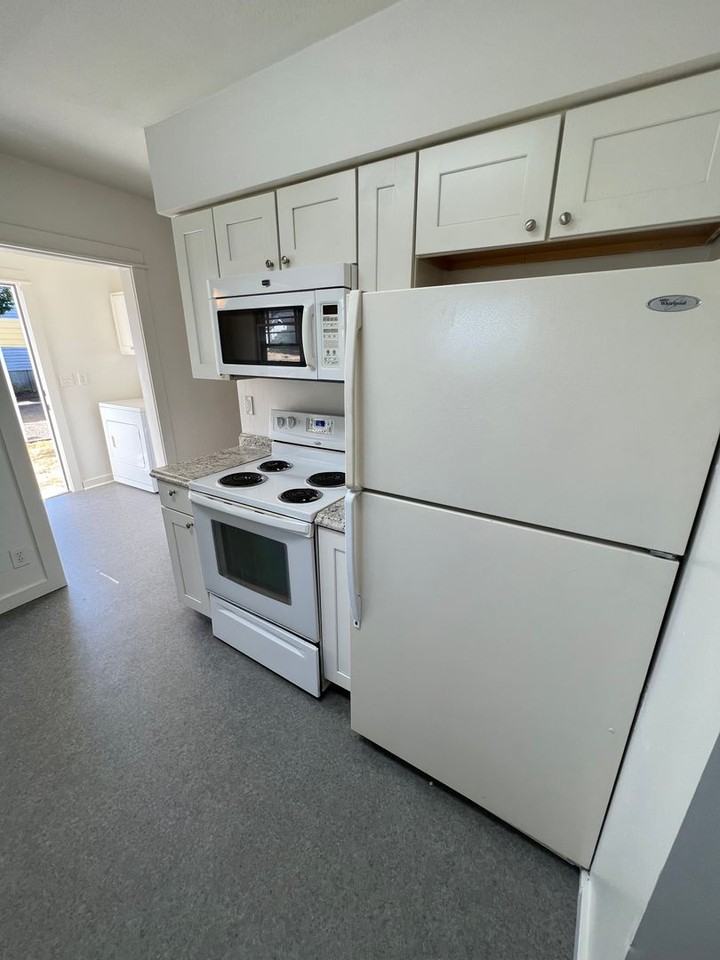102 S 46th St - Photo 5 of 19