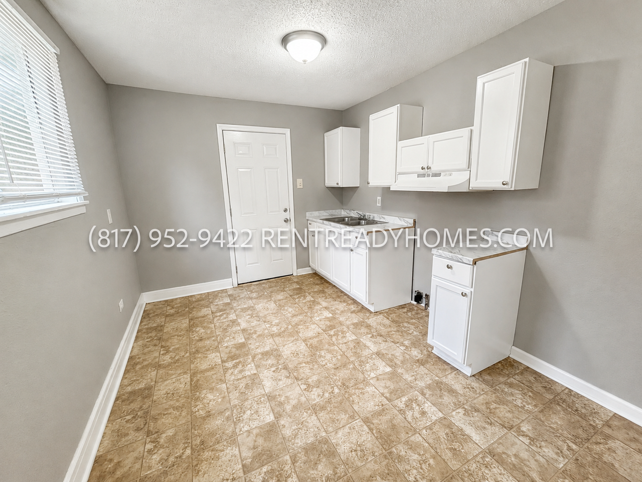 501 Henson St - Photo 3 of 9
