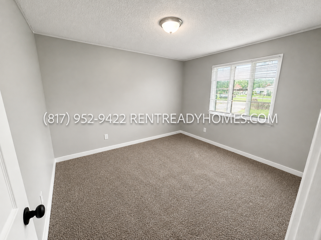 501 Henson St - Photo 5 of 9