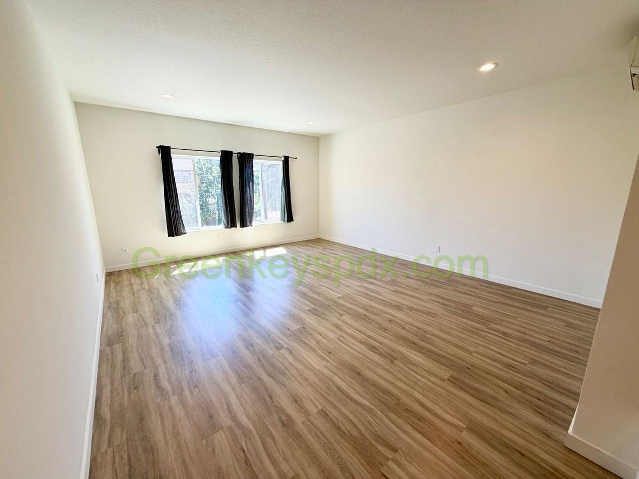 12117 Se Pardee St - Photo 3 of 28