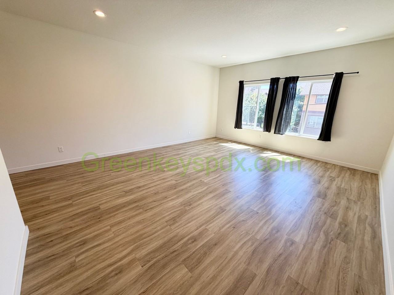 12117 Se Pardee St - Photo 4 of 28