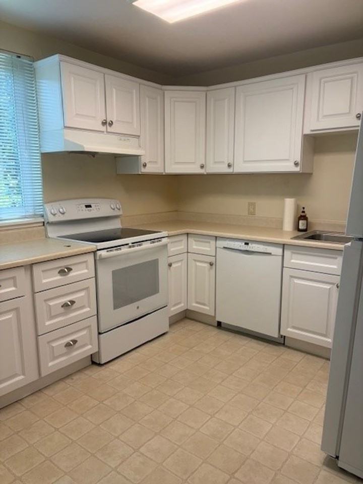 803 Natoma St - Photo 3 of 4