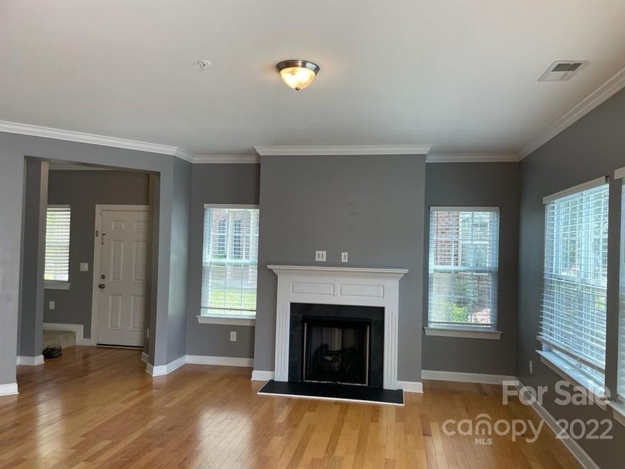 14639 Juventus St - Photo 3 of 22