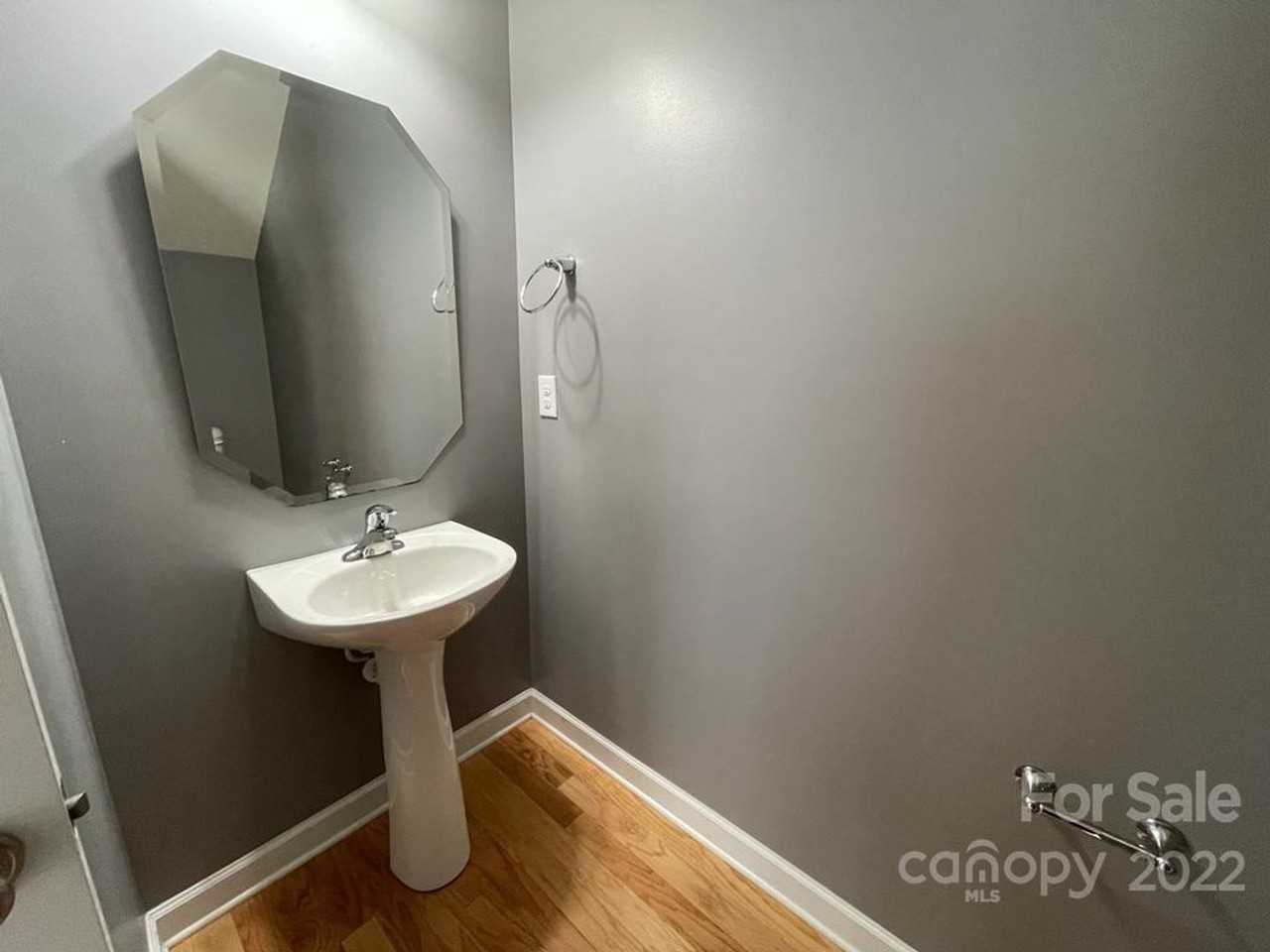 14639 Juventus St - Photo 5 of 22
