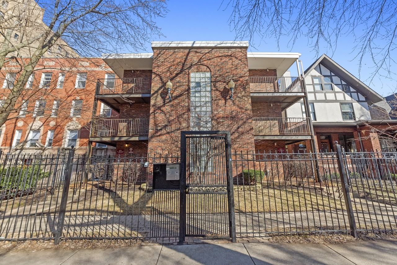 4541 N Beacon St #3F