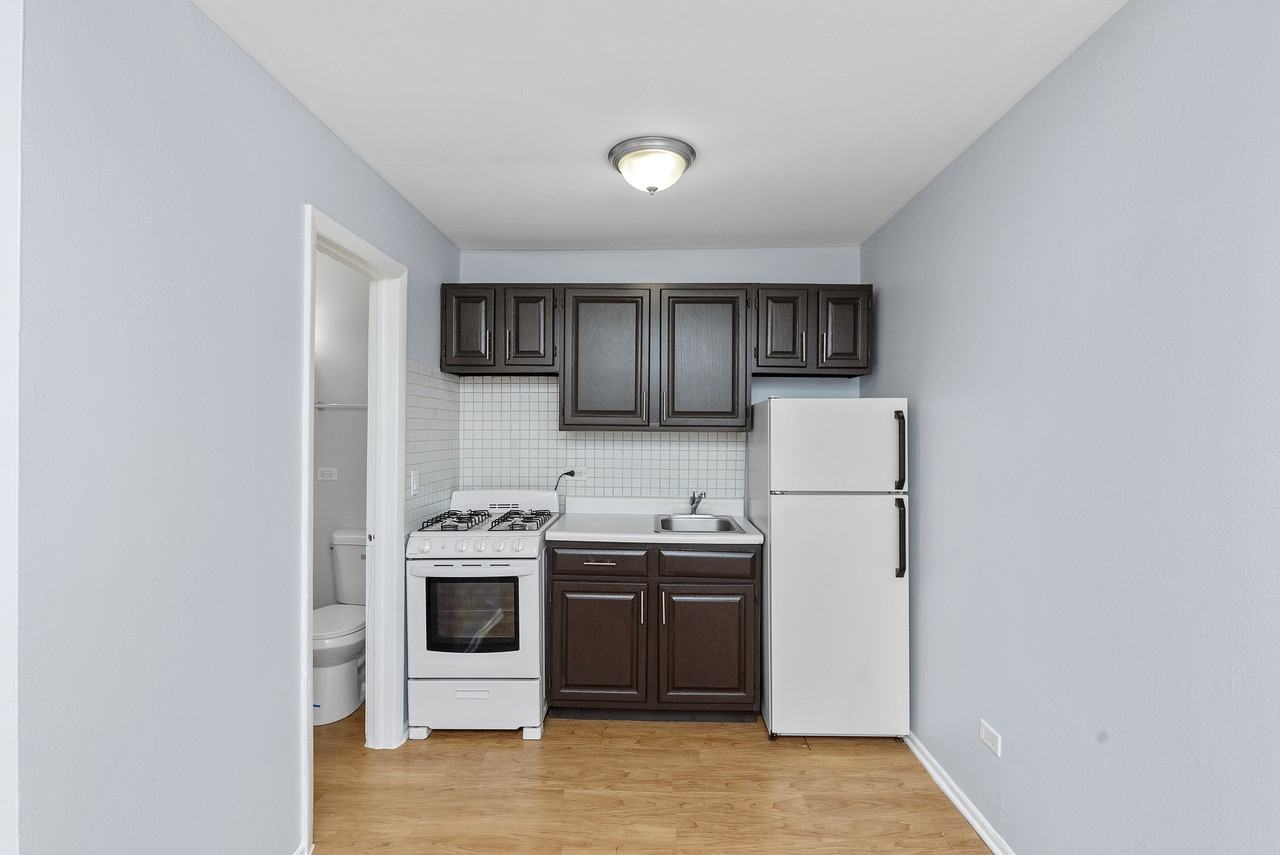4541 N Beacon St #3F - Photo 4 of 5