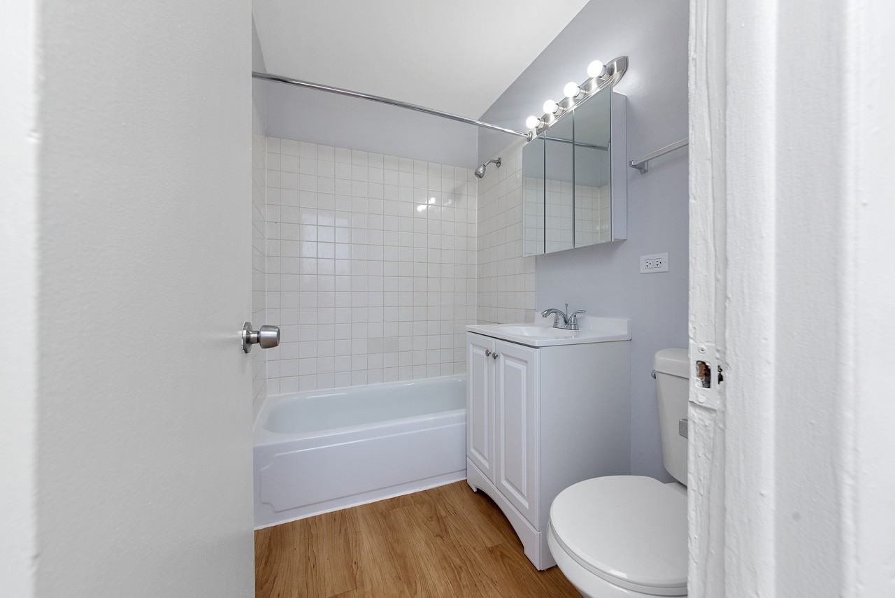 4541 N Beacon St #3F - Photo 5 of 5