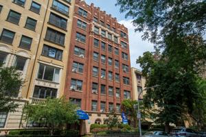featured image of 434 W Wellington Ave #208