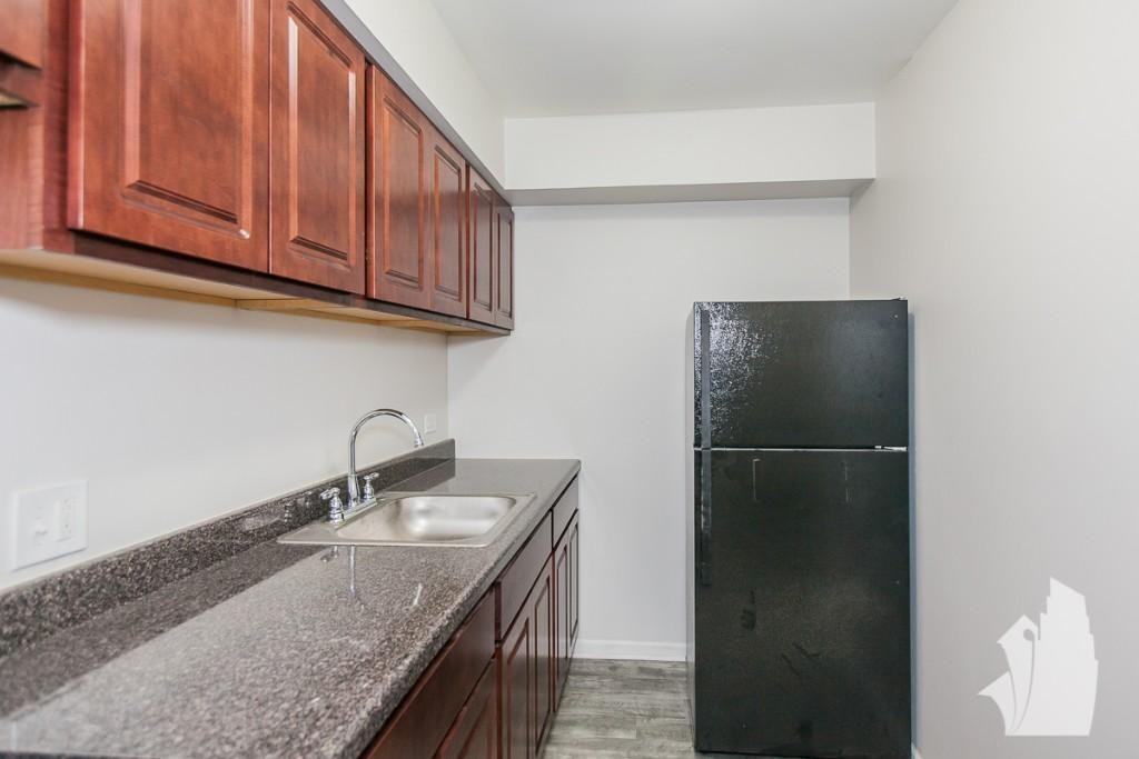 1040 W Hollywood Ave #315 - Photo 4 of 12