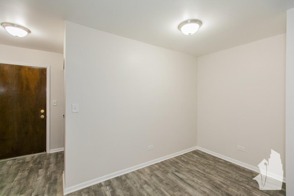 1040 W Hollywood Ave #315 - Photo 6 of 12