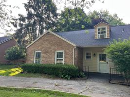 featured image of 3323 Lakeshore Dr