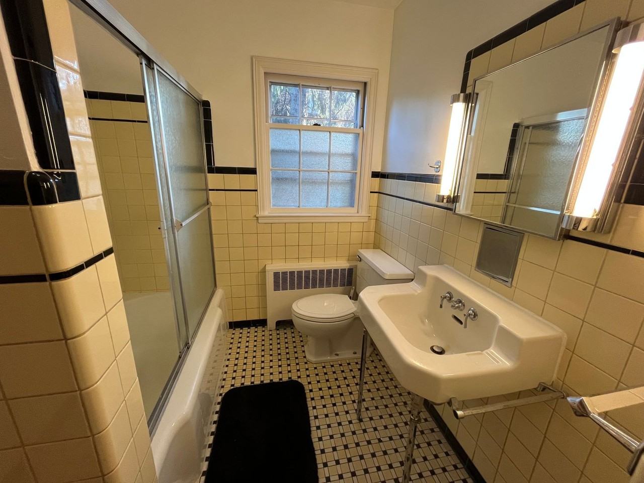 3323 Lakeshore Dr - Photo 6 of 9